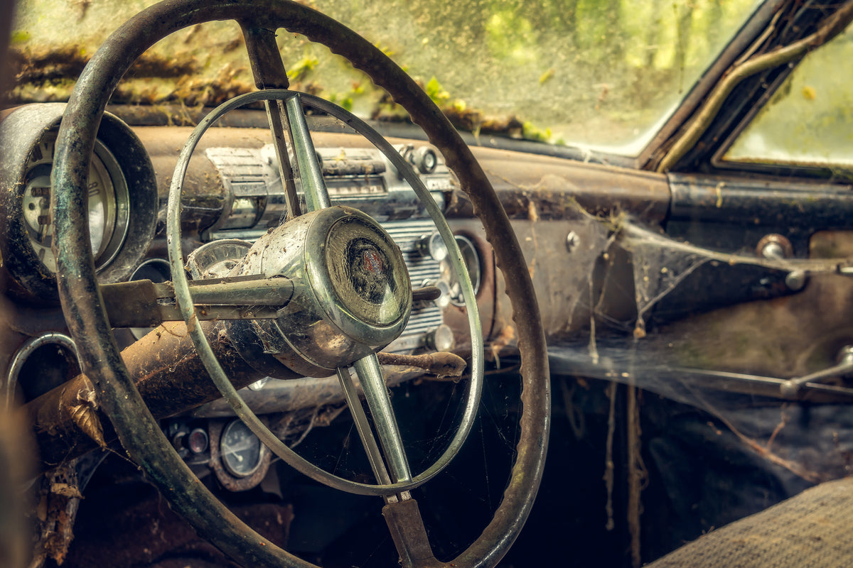 photo-wallpaper-disintegrated-vintage-car