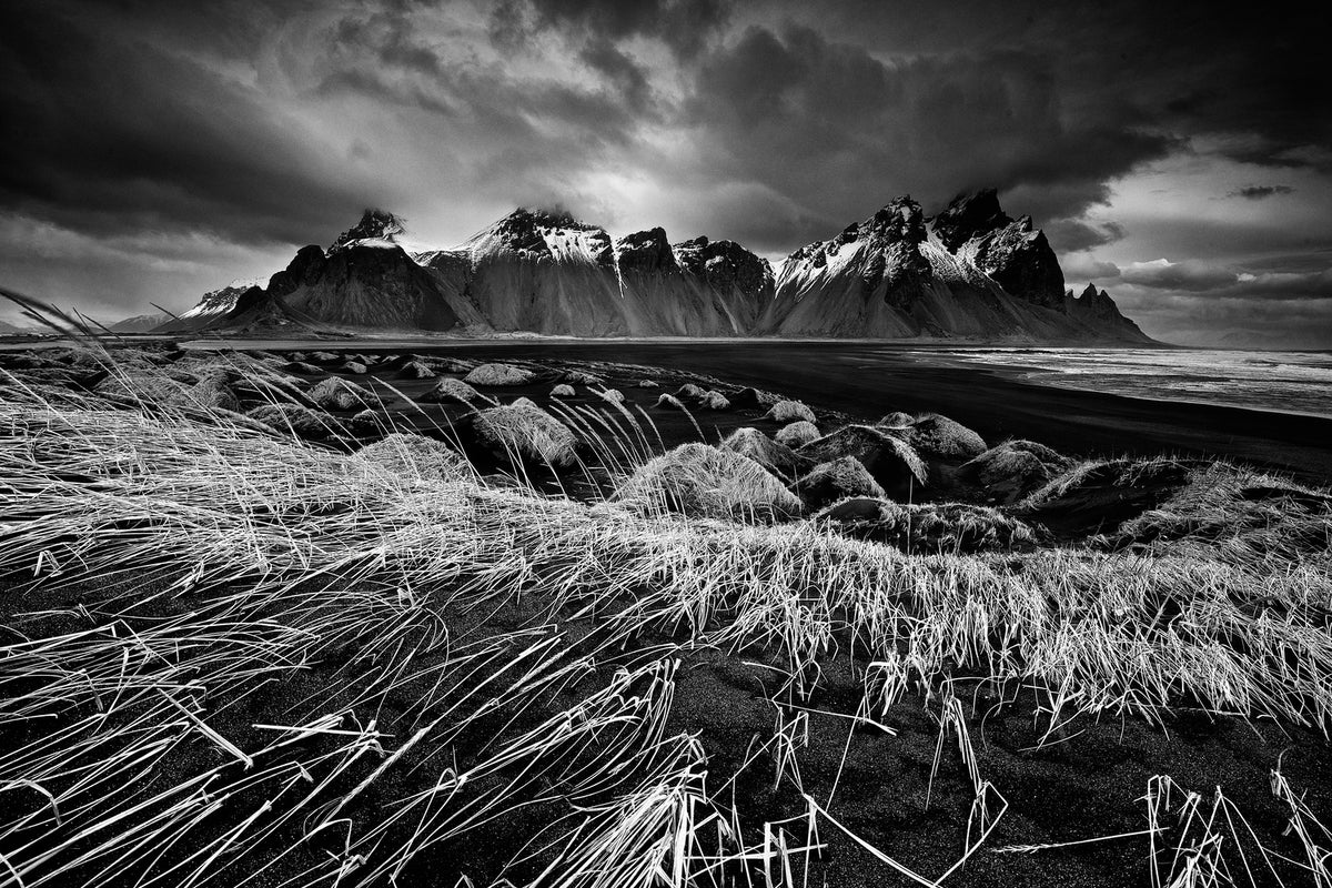 photo-wallpaper-stokksnes-dunes-and-mountains