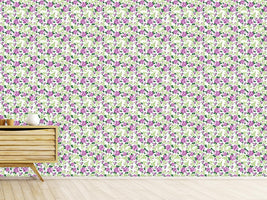 patterned-wallpaper-roses-in-violets-garden