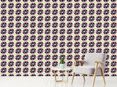 patterned-wallpaper-waiting-for-a-chain-reaction