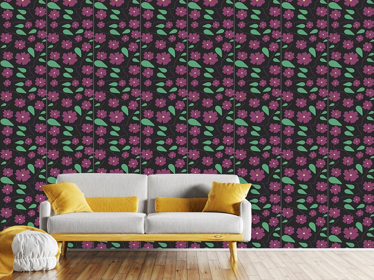 patterned-wallpaper-viola-on-black