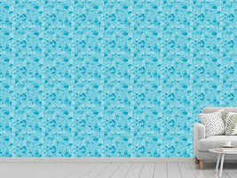 patterned-wallpaper-breaking-the-ice