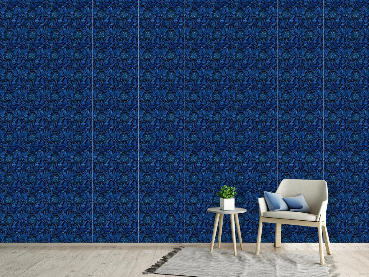 patterned-wallpaper-drink-tea-at-night