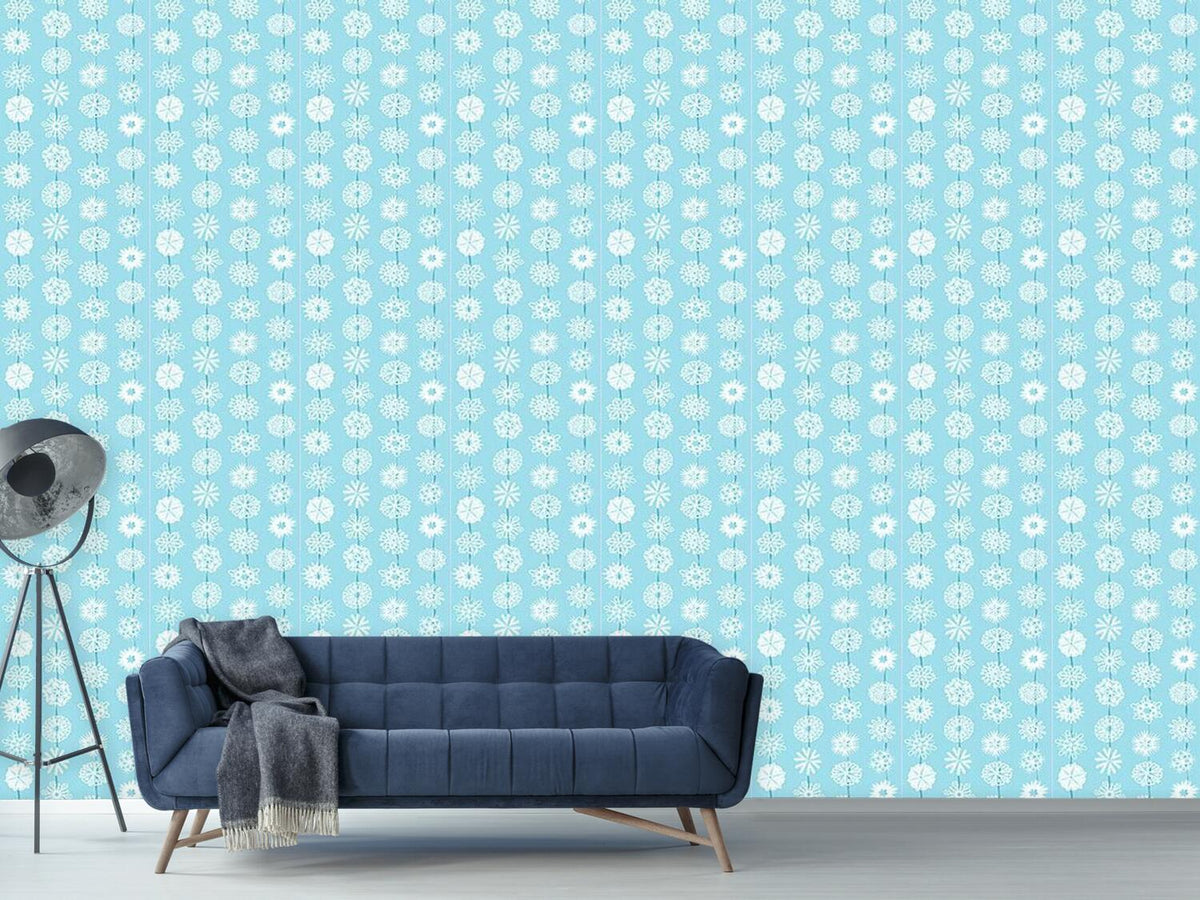 patterned-wallpaper-snowflakes-from-paper